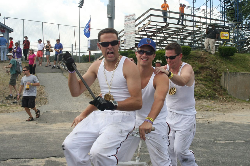 Illustration for article titled The 24 Hours Of LeMons New England 2009 Über Gallery, Part 2